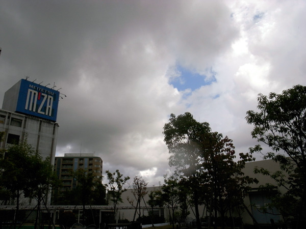 �߂��ĂG���U�̉���